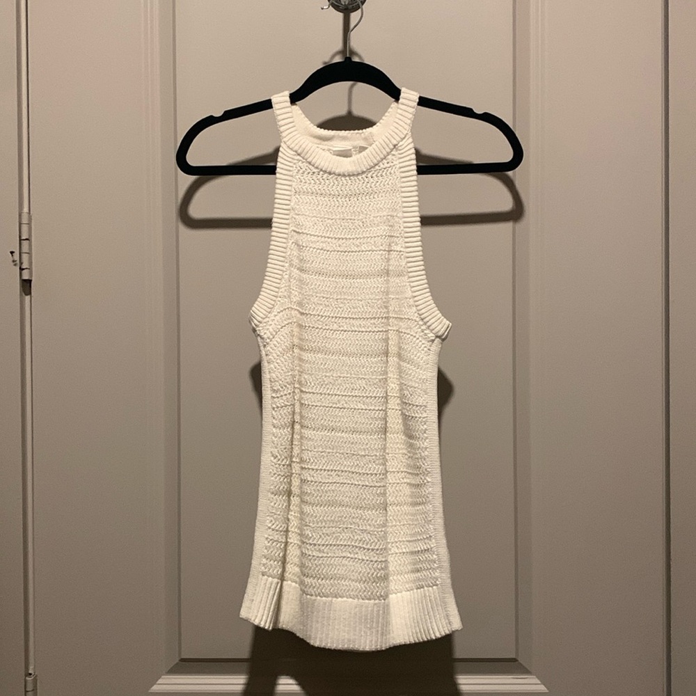 Gap XS white tank style sweater perfect for spring